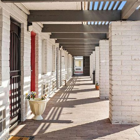 Days Inn By Wyndham Albuquerque Northeast Экстерьер фото