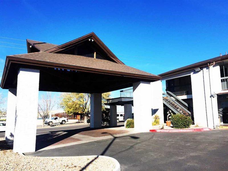 Days Inn By Wyndham Albuquerque Northeast Экстерьер фото