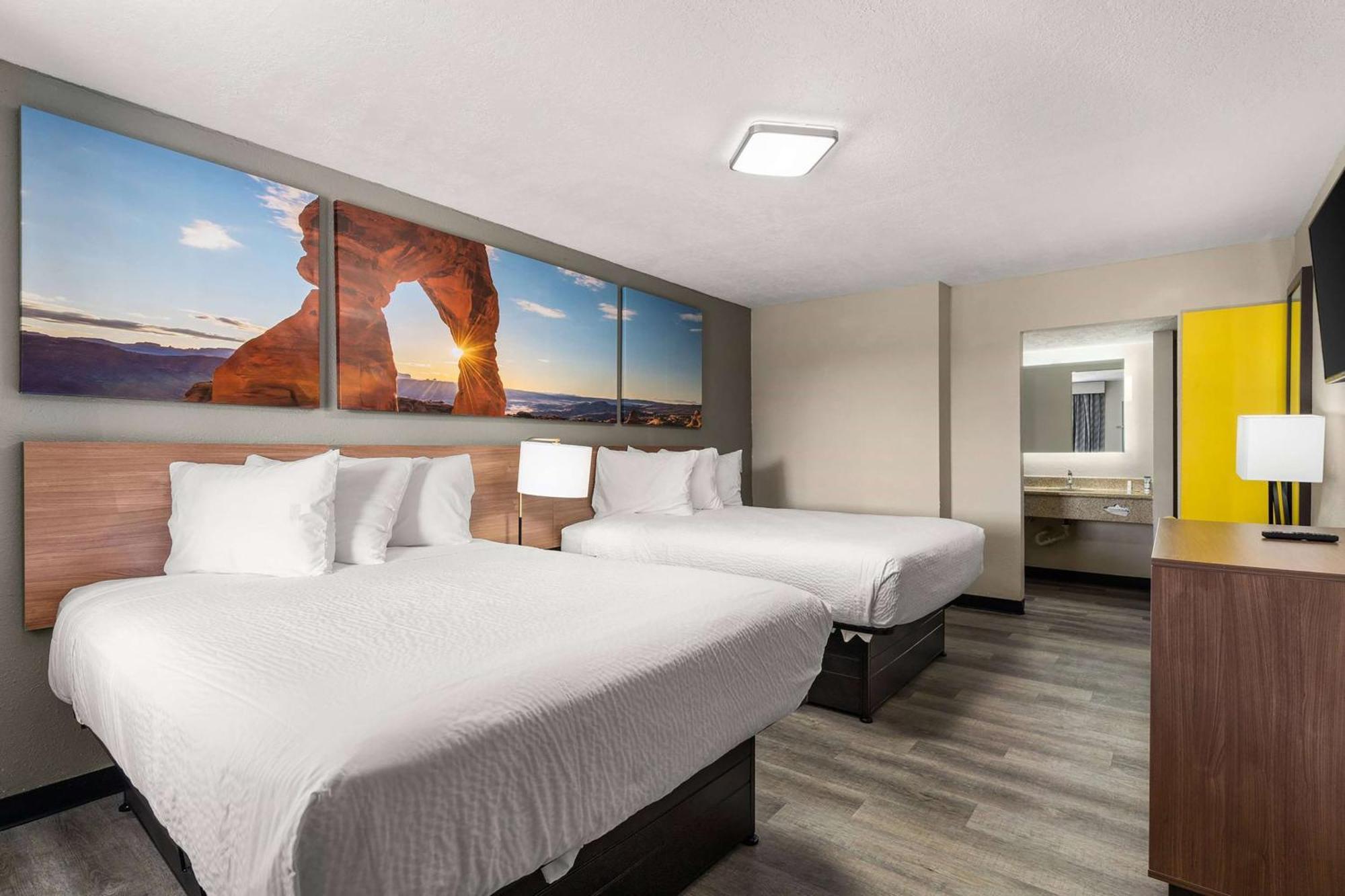 Days Inn By Wyndham Albuquerque Northeast Экстерьер фото