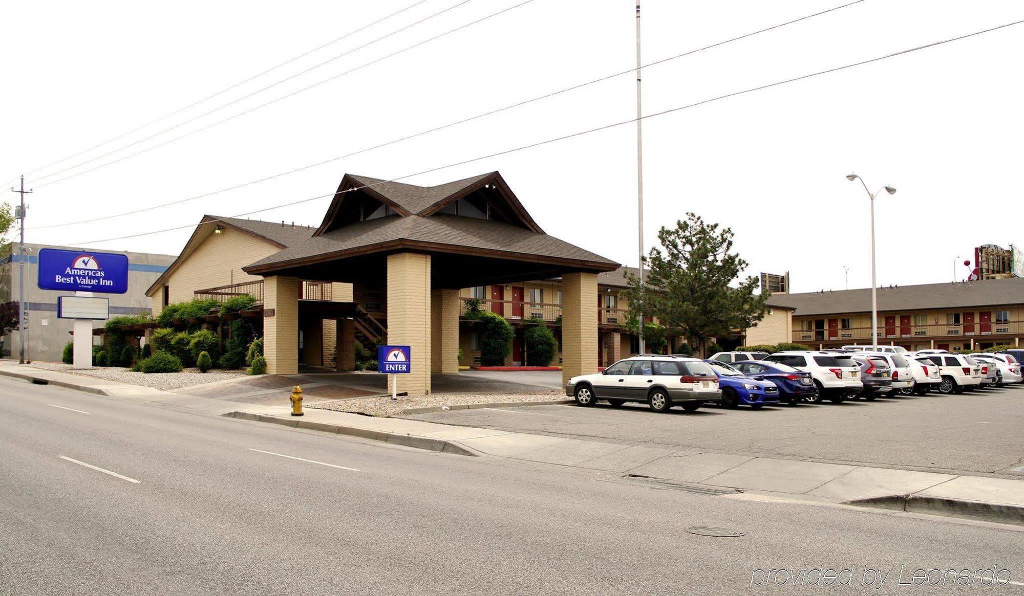 Days Inn By Wyndham Albuquerque Northeast Экстерьер фото
