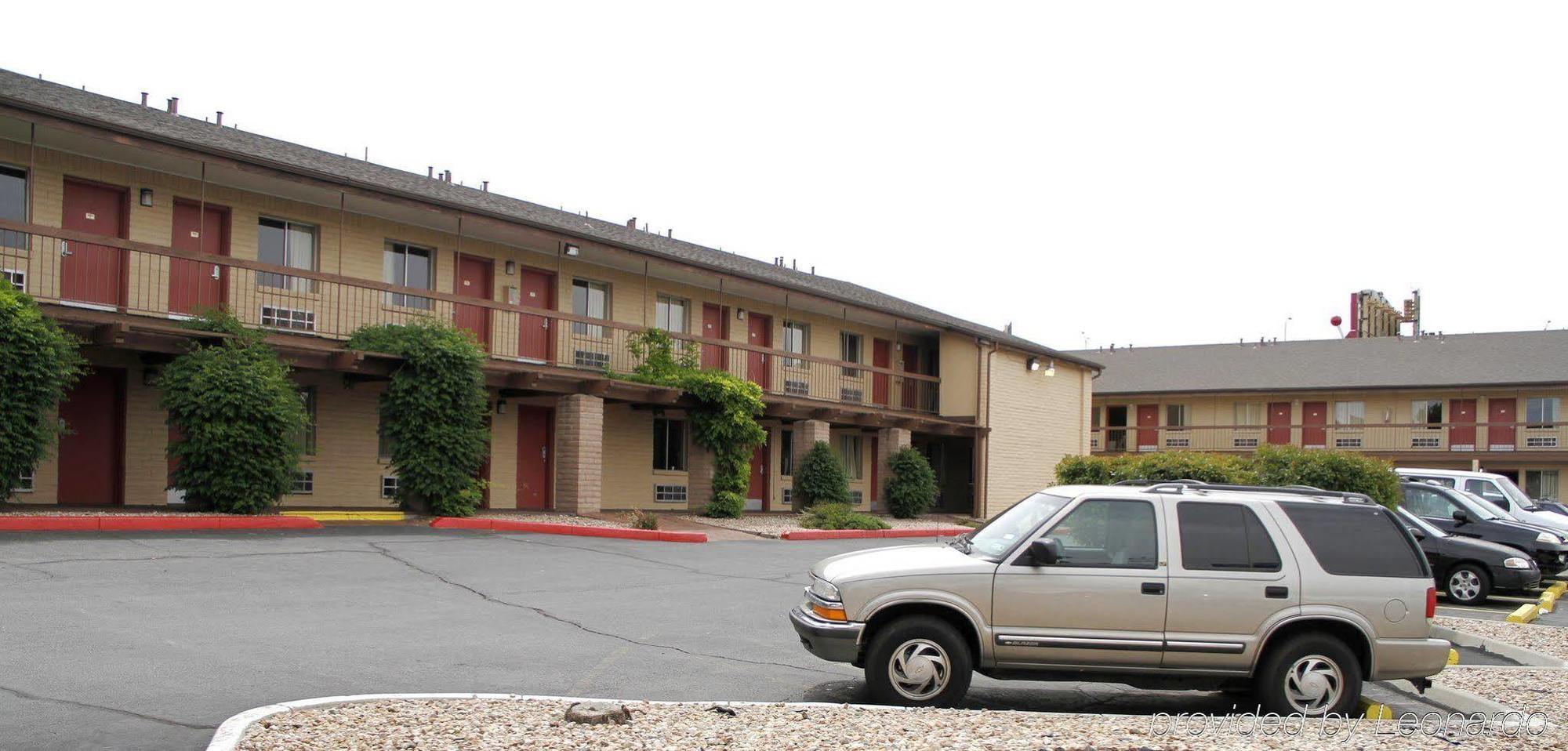 Days Inn By Wyndham Albuquerque Northeast Экстерьер фото