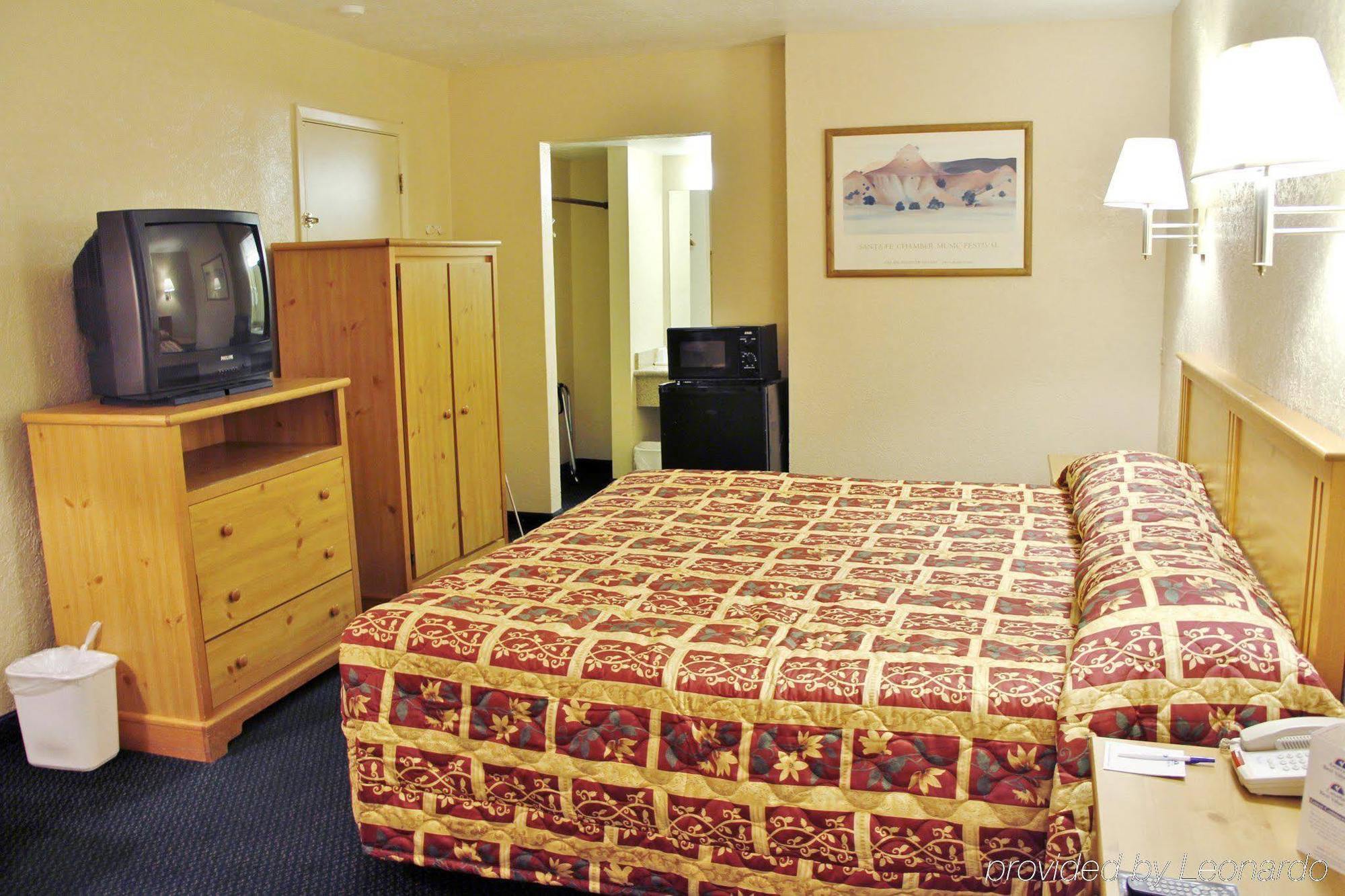 Days Inn By Wyndham Albuquerque Northeast Экстерьер фото
