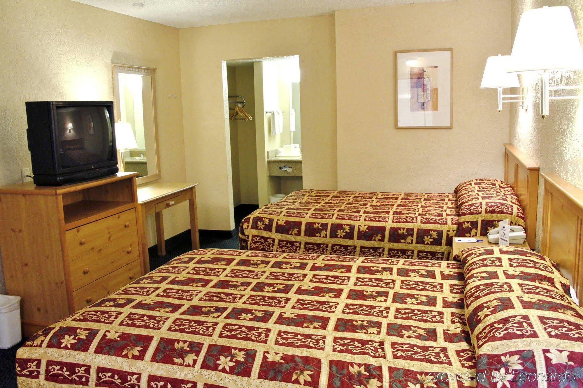Days Inn By Wyndham Albuquerque Northeast Экстерьер фото