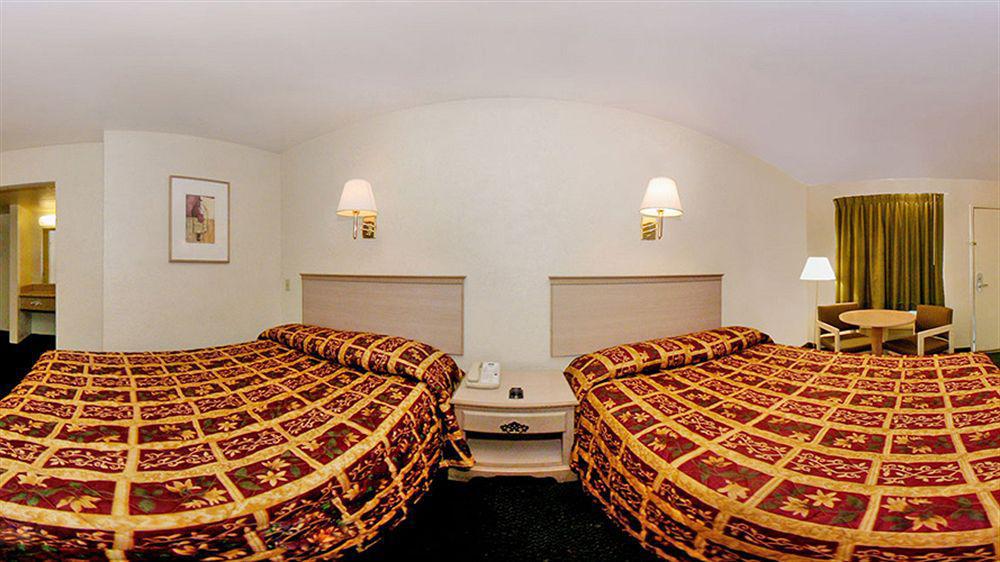 Days Inn By Wyndham Albuquerque Northeast Экстерьер фото